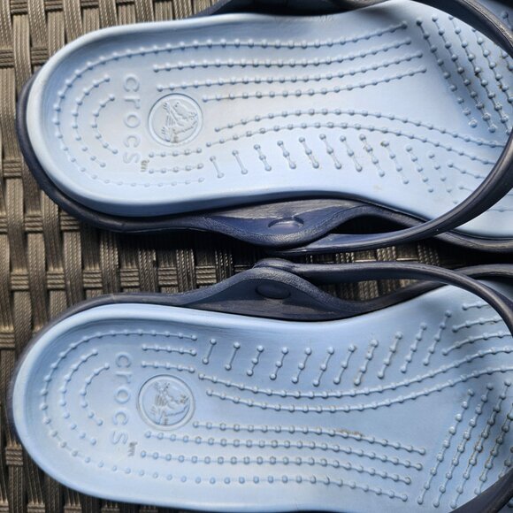 Crocs Women's Blue Flat Strappy Sandals Size 6 Waterproof Flexible Comfortable - Picture 5 of 9